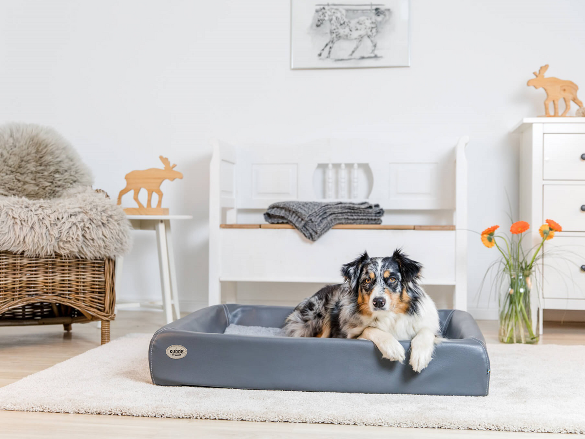 SABRO KUDDE Faux Leather Dog Bed – Wipe-Clean, Cold or Memory Foam